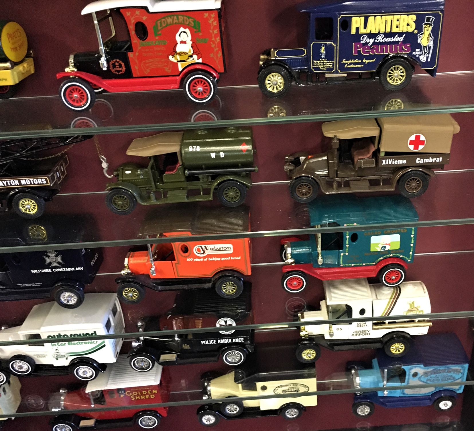 Diecast cars - A large collection of Matchbox of Yesteryear and Lledo vehicles, some Code 3, and - Image 6 of 11