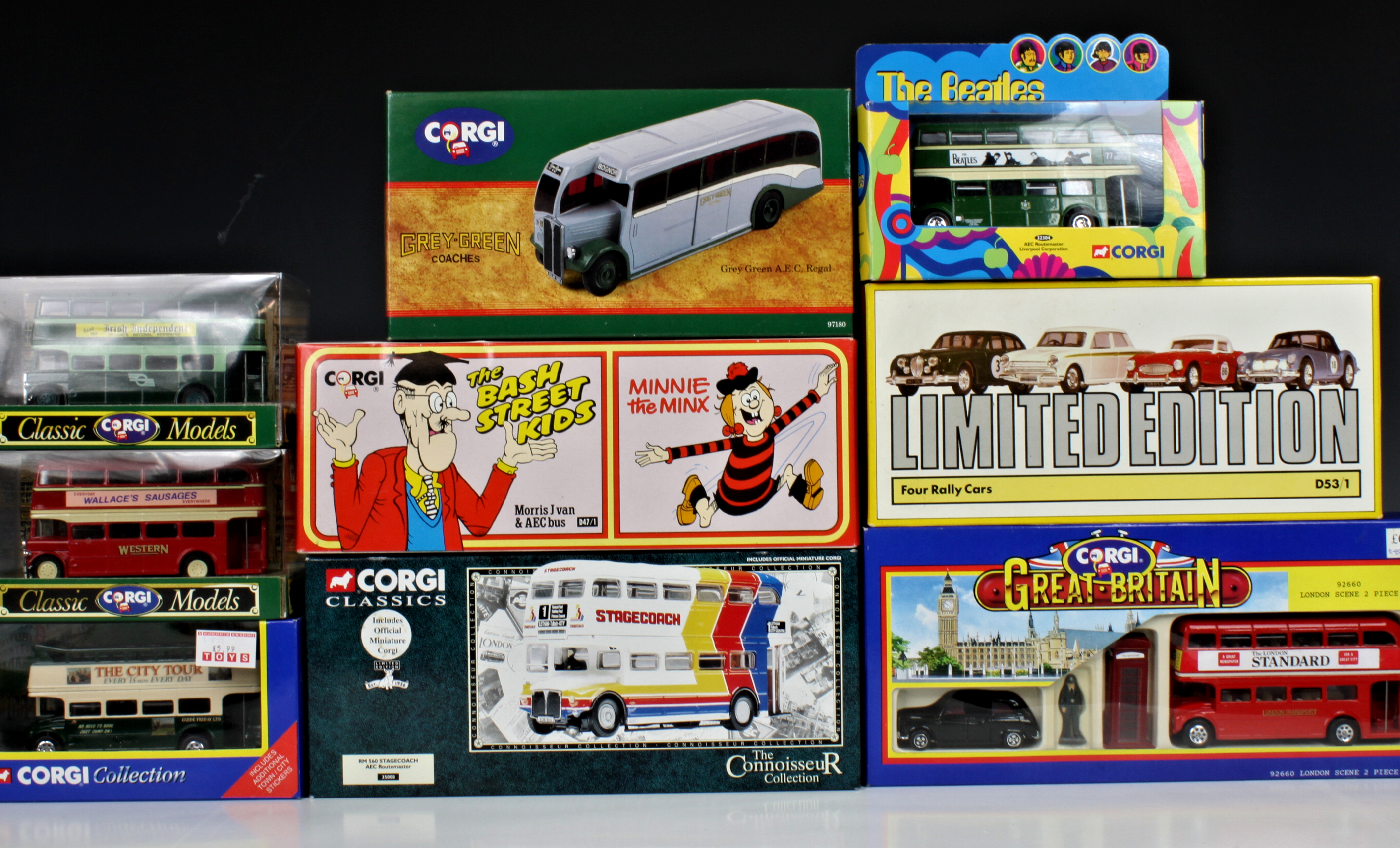Corgi - A large collection of boxed diecast buses - vehicles and boxed sets (26), compising of 60 - Image 3 of 4