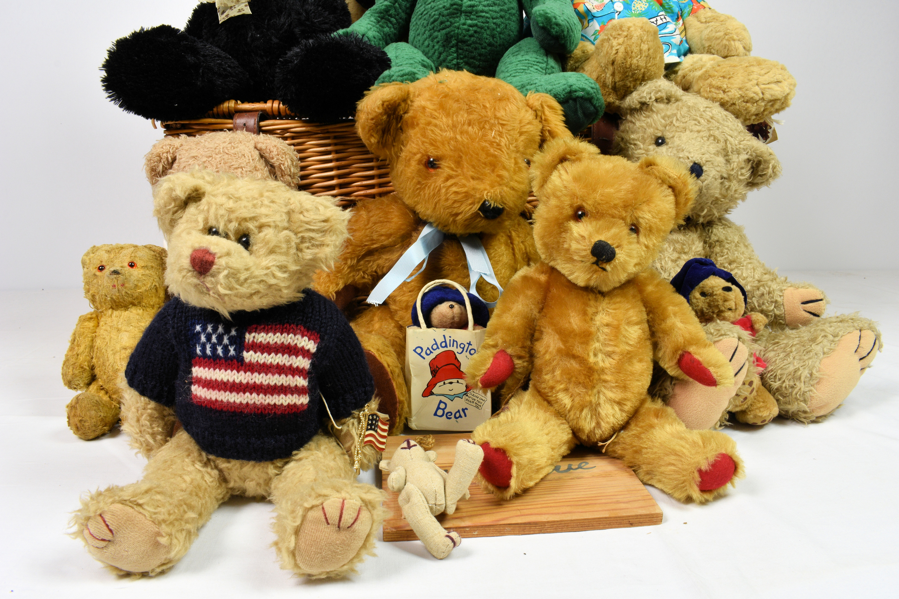 A large collection of various vintage teddy bears, to include a green Russ bear with original label; - Image 3 of 5