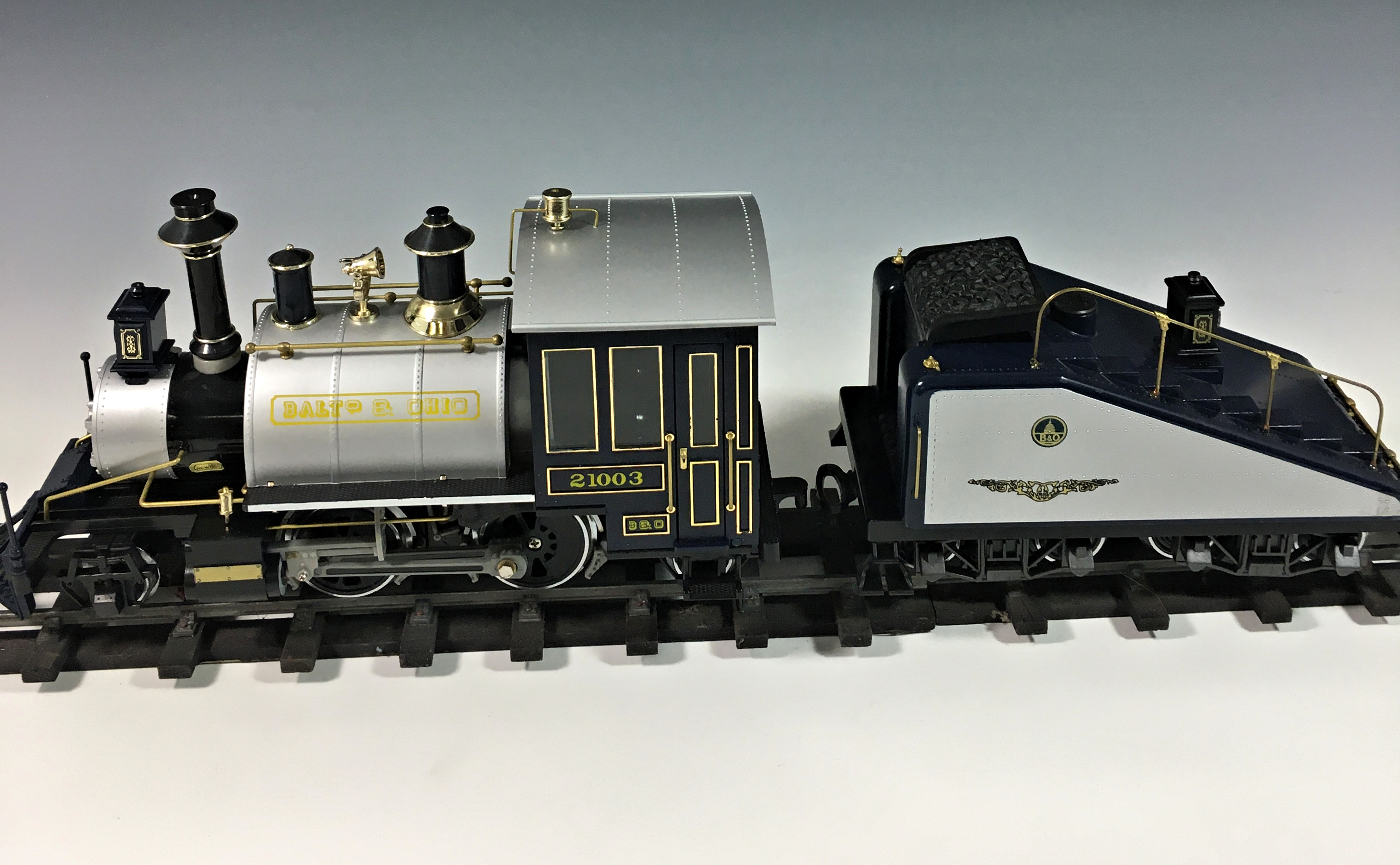 A boxed G scale REA B&O Rodgers steam locomotive and tender, REA-21003, with loose track. - Image 3 of 5