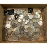 Coinage- A large collection of loose commemorative and other coinage, very large quantity of various