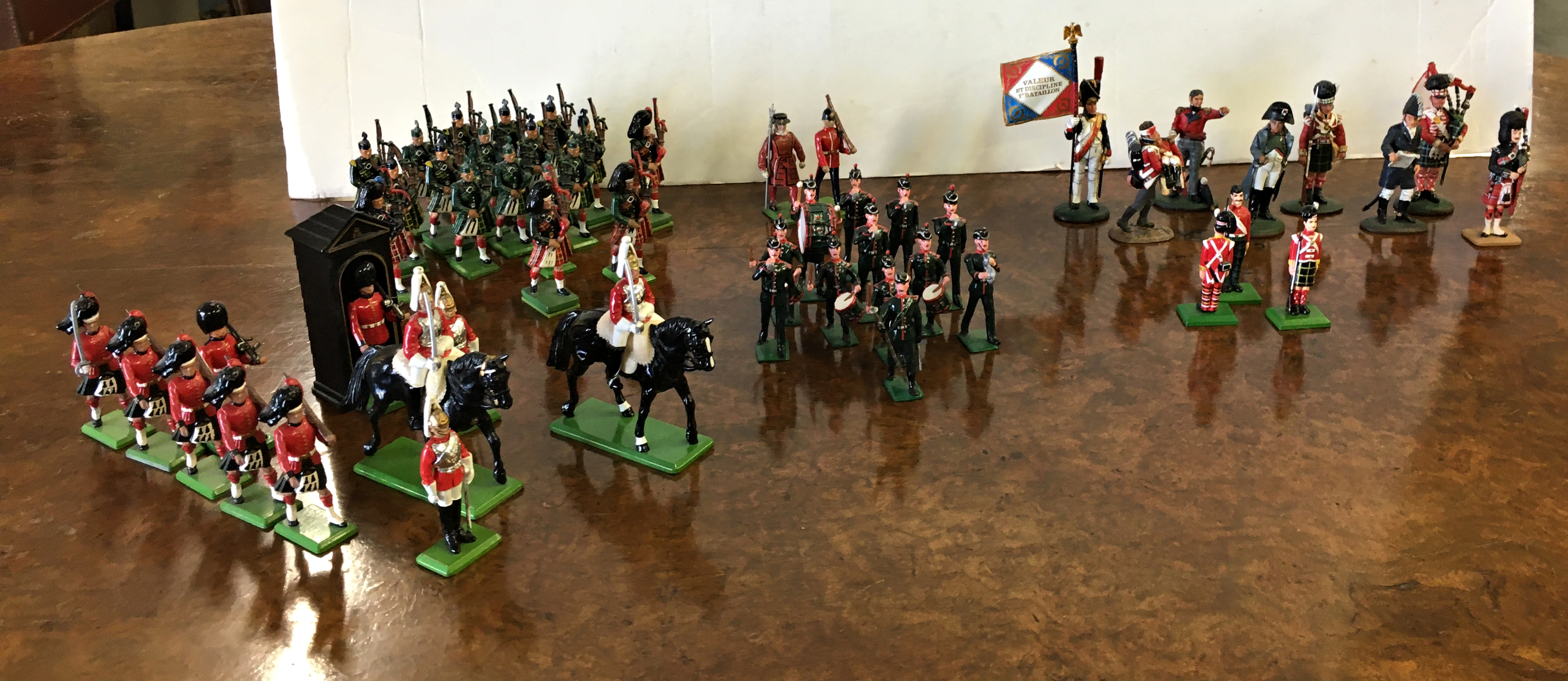 Britains miniature painted soldiers, large quantity of various Regiments, together with a boxed band - Image 7 of 7