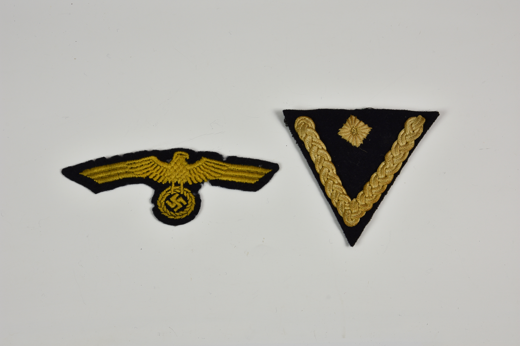 WWII Second World War German Kriegsmarine interest, comprising an original cap tally; breast eagle - Image 2 of 4