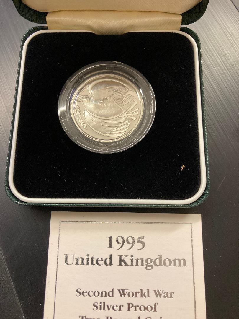 COINS : 1995 UK £2 Peace Silver Proof coin in display box