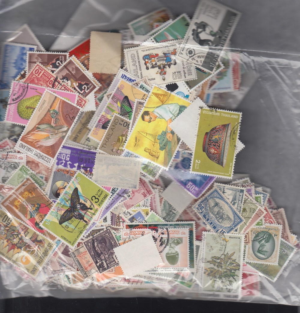 STAMPS THAILAND Unsorted lot of off paper (100's)