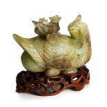 A CHINESE JADE FIGURAL 'DUCK' JAR AND COVER, 20TH CENTURY