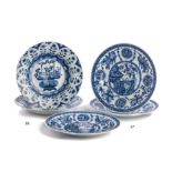 A SET OF THREE CHINESE BLUE AND WHITE PLATES, KANGXI PERIOD (1662