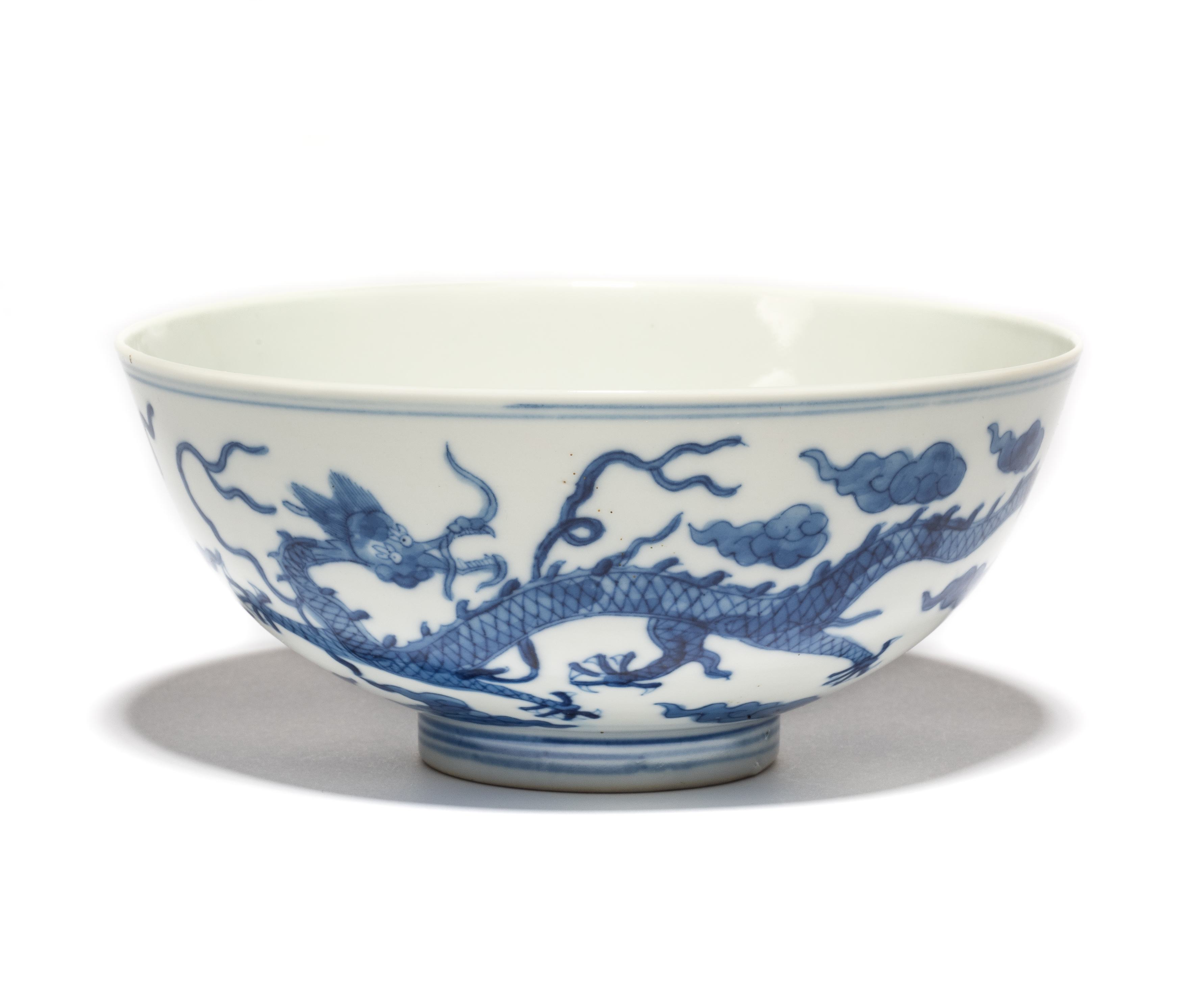 A CHINESE BLUE AND WHITE ~DRAGON~ BOWL, GUANGXU MARK AND PERIOD (1875-1908)