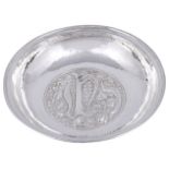 A VICTORIAN SILVER COMMUNION DISH, ALFRED JAMES HOW, LONDON, 1897