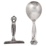 A DANISH SILVER CHILD~S (OR CADDY) SPOON AND A CHILD~S PUSHER, GEORG JENSEN, COPENHAGEN, CIRCA 1930