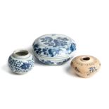 A CHINESE BLUE AND WHITE CIRCULAR BOX AND COVER, 20TH CENTURY