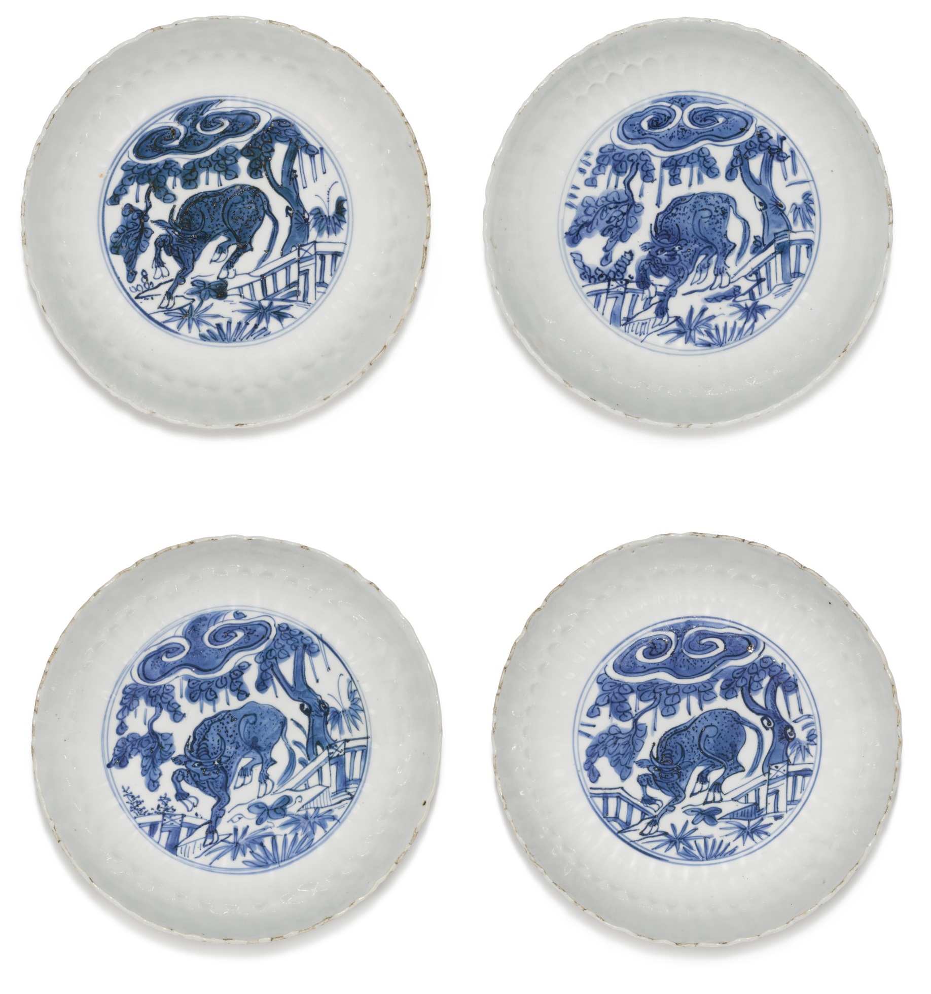 A SET OF FOUR CHINESE BLUE AND WHITE DISHES, WANLI PERIOD (1573-1619) - Image 2 of 10