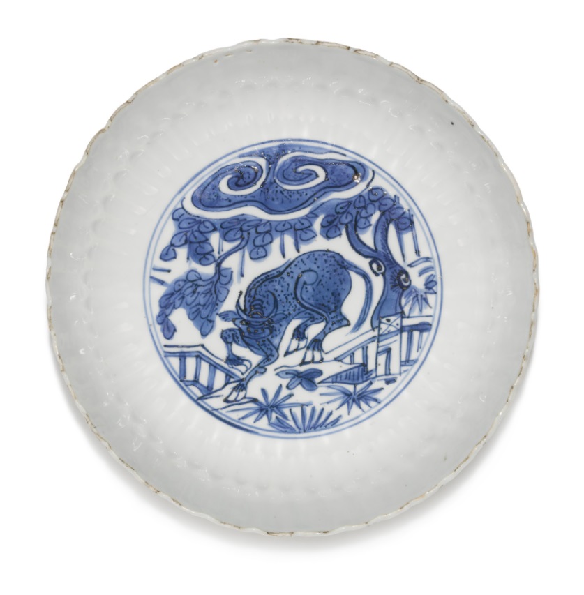 A SET OF FOUR CHINESE BLUE AND WHITE DISHES, WANLI PERIOD (1573-1619) - Image 9 of 10