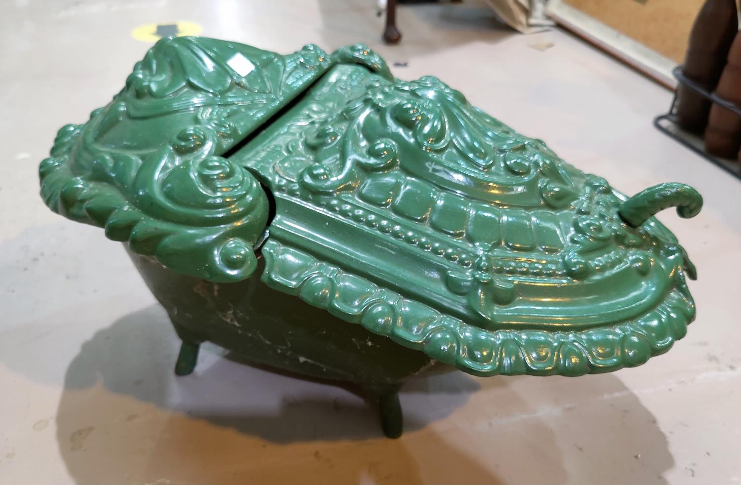 A Victorian style green painted cast iron coal bin - Image 2 of 5