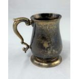 A William IV hallmarked silver 1 pint mug on circular foot, London 1836, 12 oz