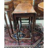 An Edwardian mahogany Pembroke table with spider legs, length 71 cm