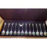 The RSPB collection of 12 hallmarked silver spoons in fitted box, London 1975, 12 oz