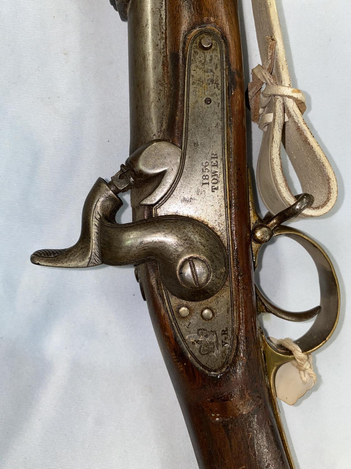 An antique Enfield percussion cap rifle with lock marked Tower 1856, with crown mark V R, length - Image 8 of 10