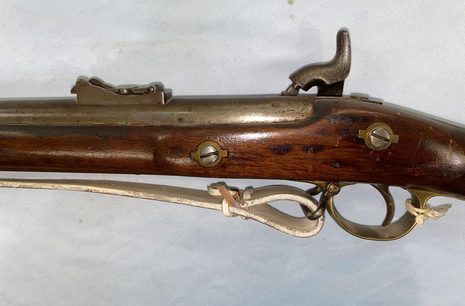 An antique Enfield percussion cap rifle with lock marked Tower 1856, with crown mark V R, length - Image 4 of 10