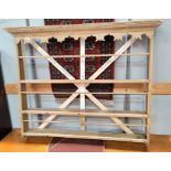 A Victorian wall hanging delft rack in pine, with 3 shelves, length 133 cm, height 107 cm