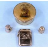 A hallmarked silver Vesta case with relief decoration of 2 horses heads ; a silver thimble and