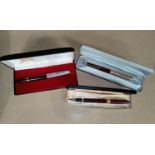 2 fountain pens by "Parker" and "Platinum" and a selection of compacts
