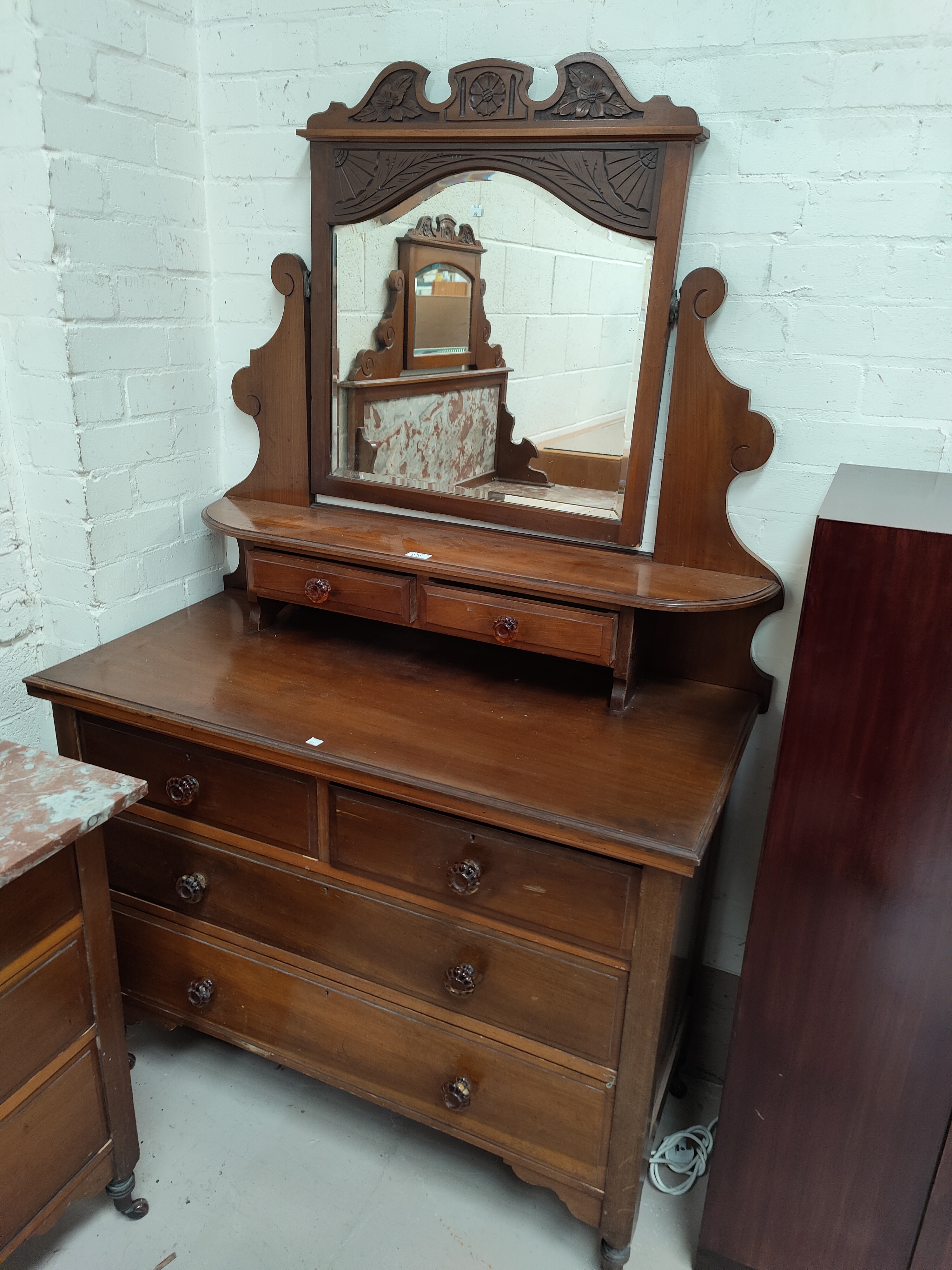 An Edwardian stained walnut 2 piece bedroom suite comprising dressing table and marble top washstand - Image 3 of 3