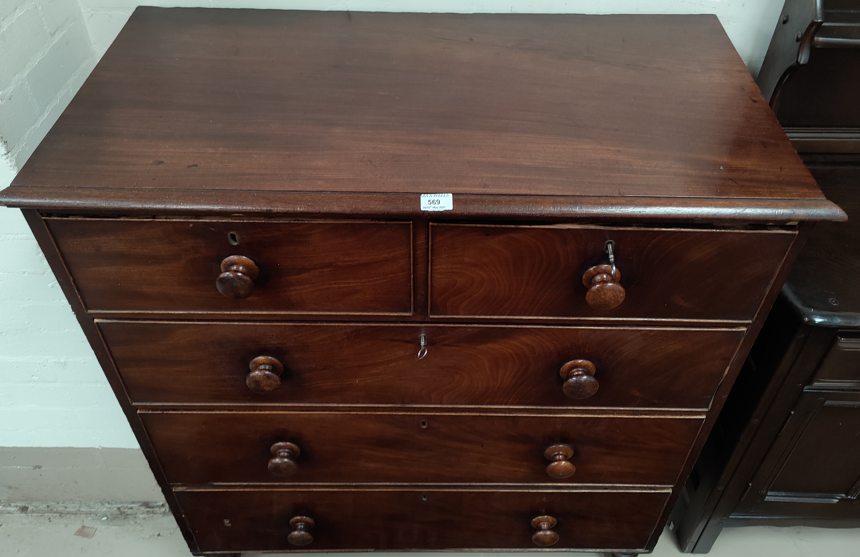 A Victorian mahogany chest of 3 long and 2 short drawers, with knob handles - Image 2 of 2