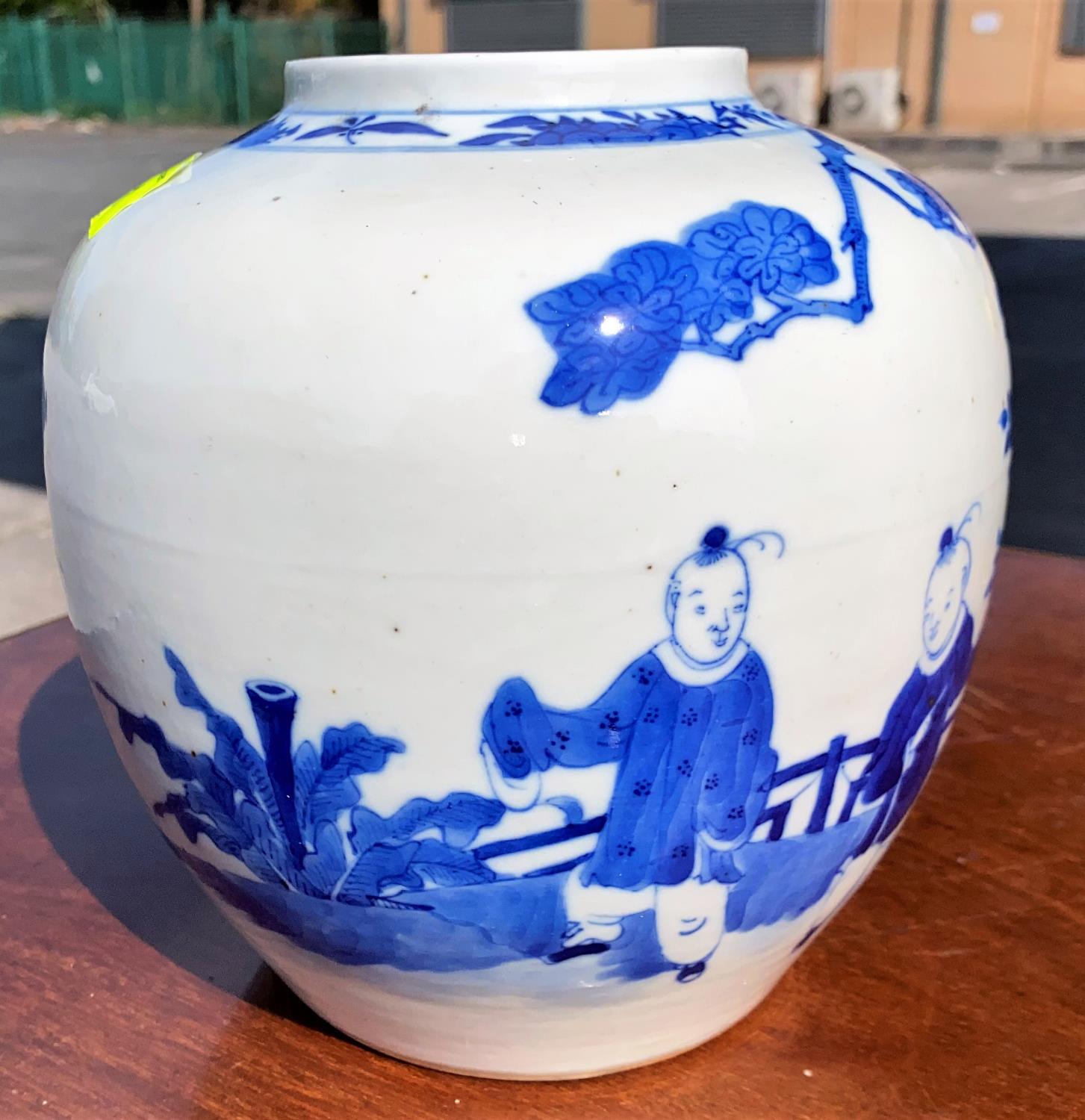 A Chinese porcelain ginger jar, underglaze blue decoration with genfre scene, 18 cm (no cover) - Image 2 of 5