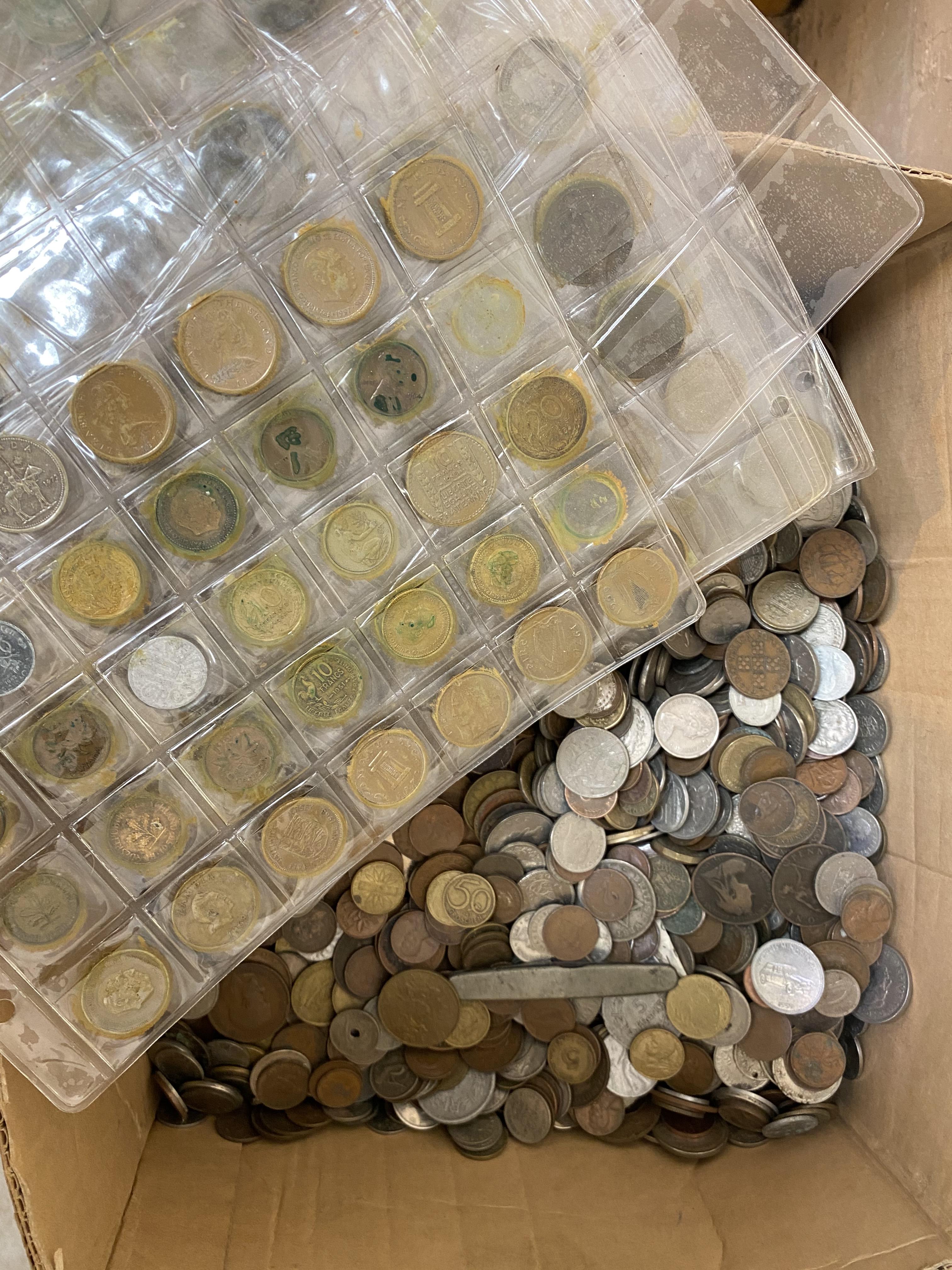 A large quantity of GB and foreign coins, approx. 15kg