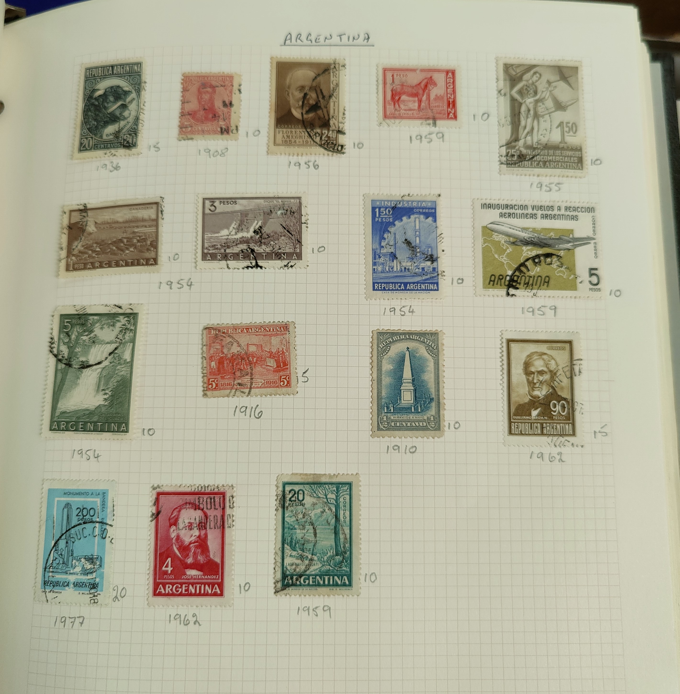 A very nicely presented world collection of stamps in 4 Stanley Gibbons Devon loose-leaf albums with - Image 3 of 23