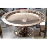 A hallmarked silver pedestal comport with planished decoration, Sheffield 1925 14.5oz