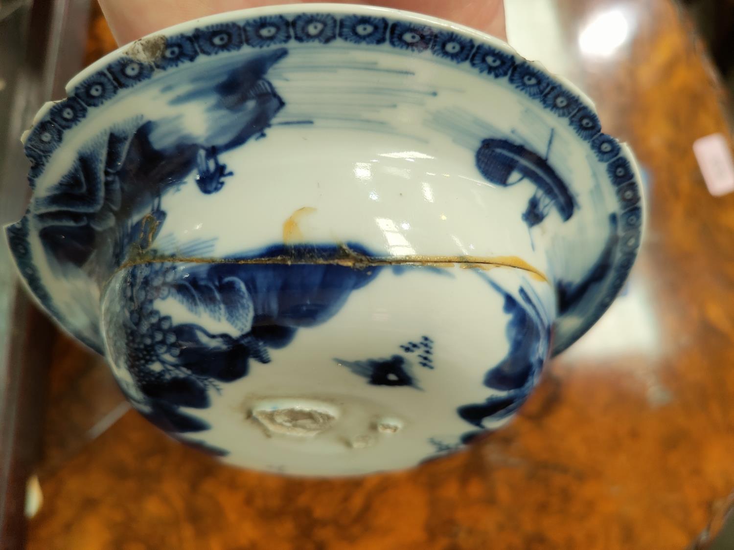 A large18th century Chinese Qianlong period blue and white inverted baluster lidded vase with - Image 6 of 6