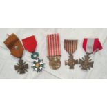 A group of French WWI medals to comprise of Crox de Gurre and four others