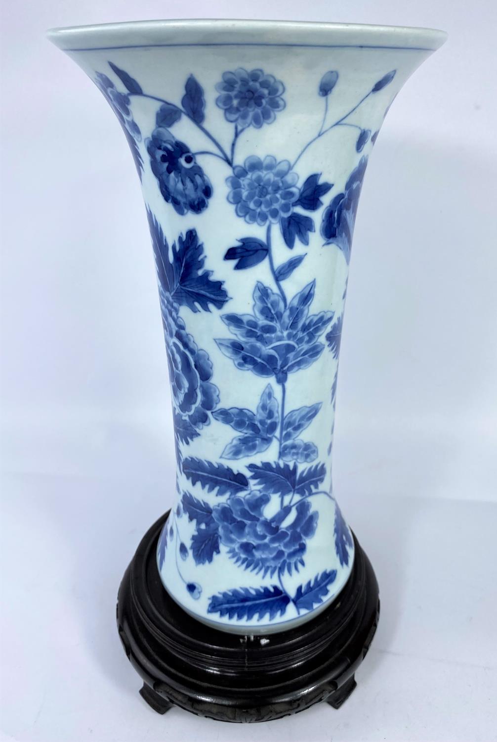 A Chinese porcelain vase of waisted cylindrical form, decorated with flowers and leaves in - Image 3 of 8