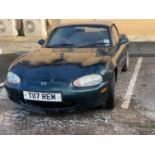 A MAZDA MX-5-SE 2 door sports coupe motor car, green coachwork, cream hood, first registered 13/8/