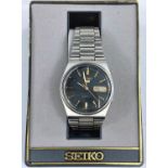 A gents Seiko automatic wristwatch, blue dial with gilt batons, original steel strap, box