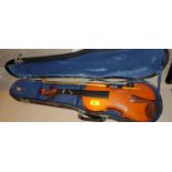 A modern cased 3/4 size student's violin and bow 31.5cm