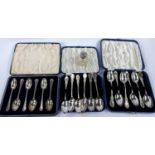 A boxed set of hallmarked silver teaspoons, Liverpool 1927; 4 shell pattern hallmarked silver coffee