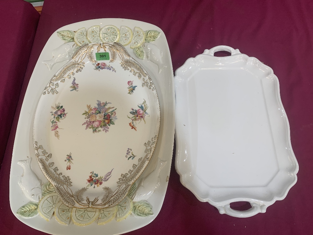 A Copeland tray and two serving dishes