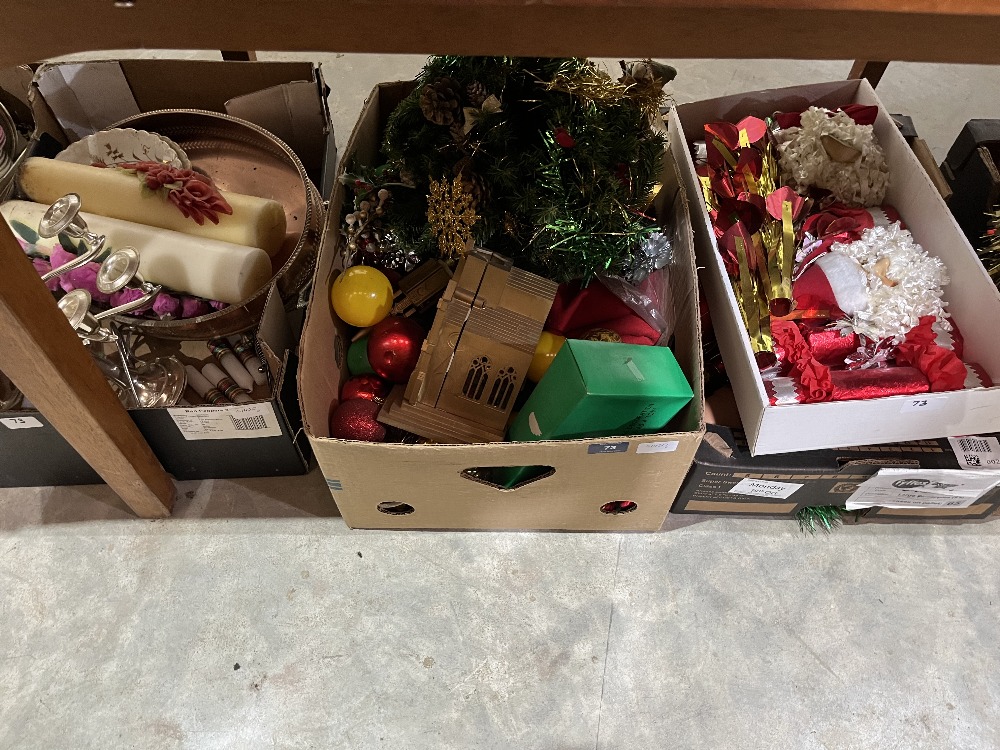 Five boxes of Christmas decorations - Image 2 of 2