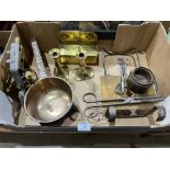 A quantity of miscellaneous brass and other metalware