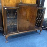 A 20TH CENTURY MAHOGANY BOOKCASE