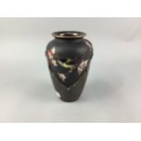AN EARLY 20TH CENTURY BRETBY VASE