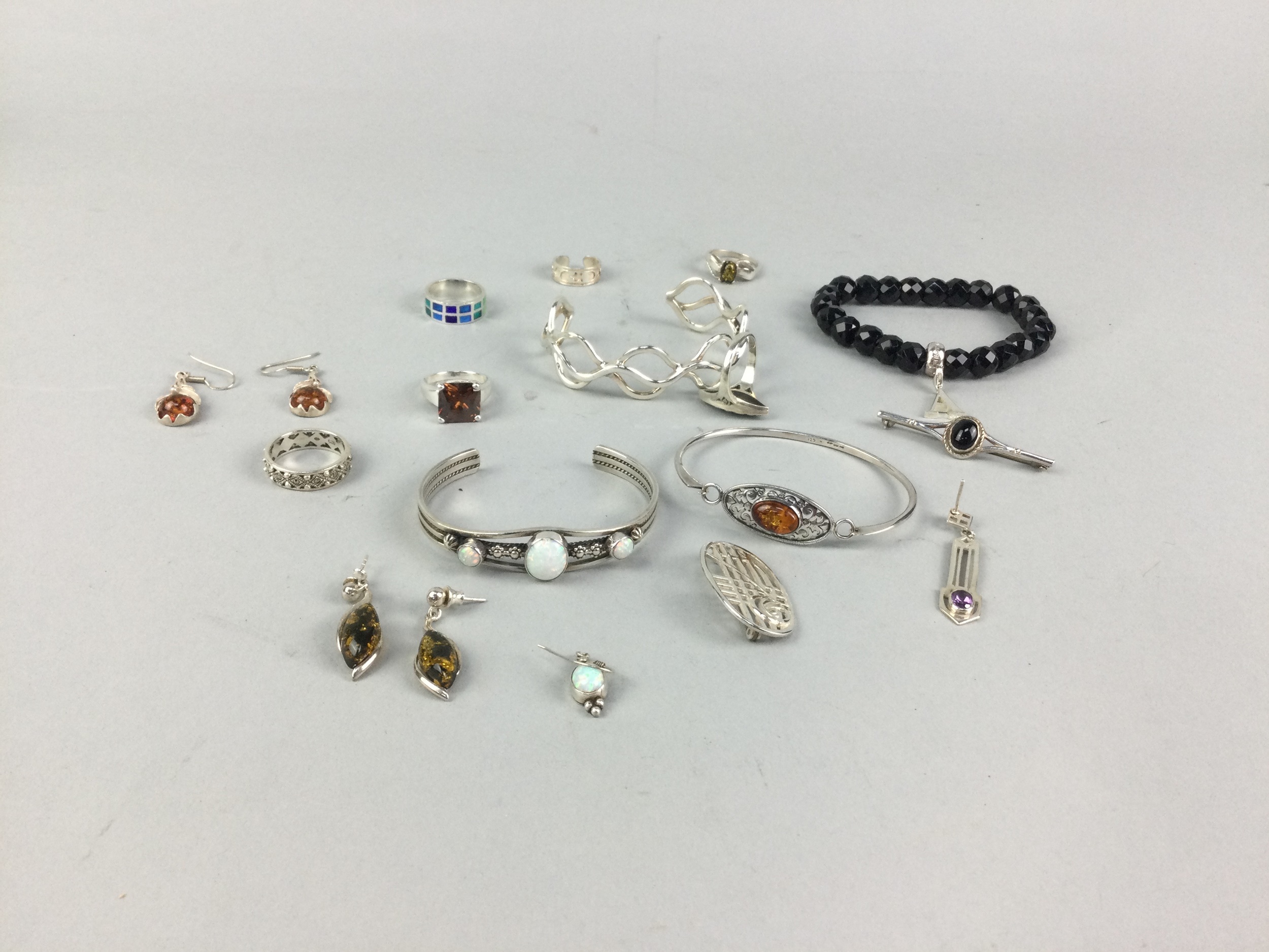 A LOT OF SILVER JEWELLERY - Image 2 of 2