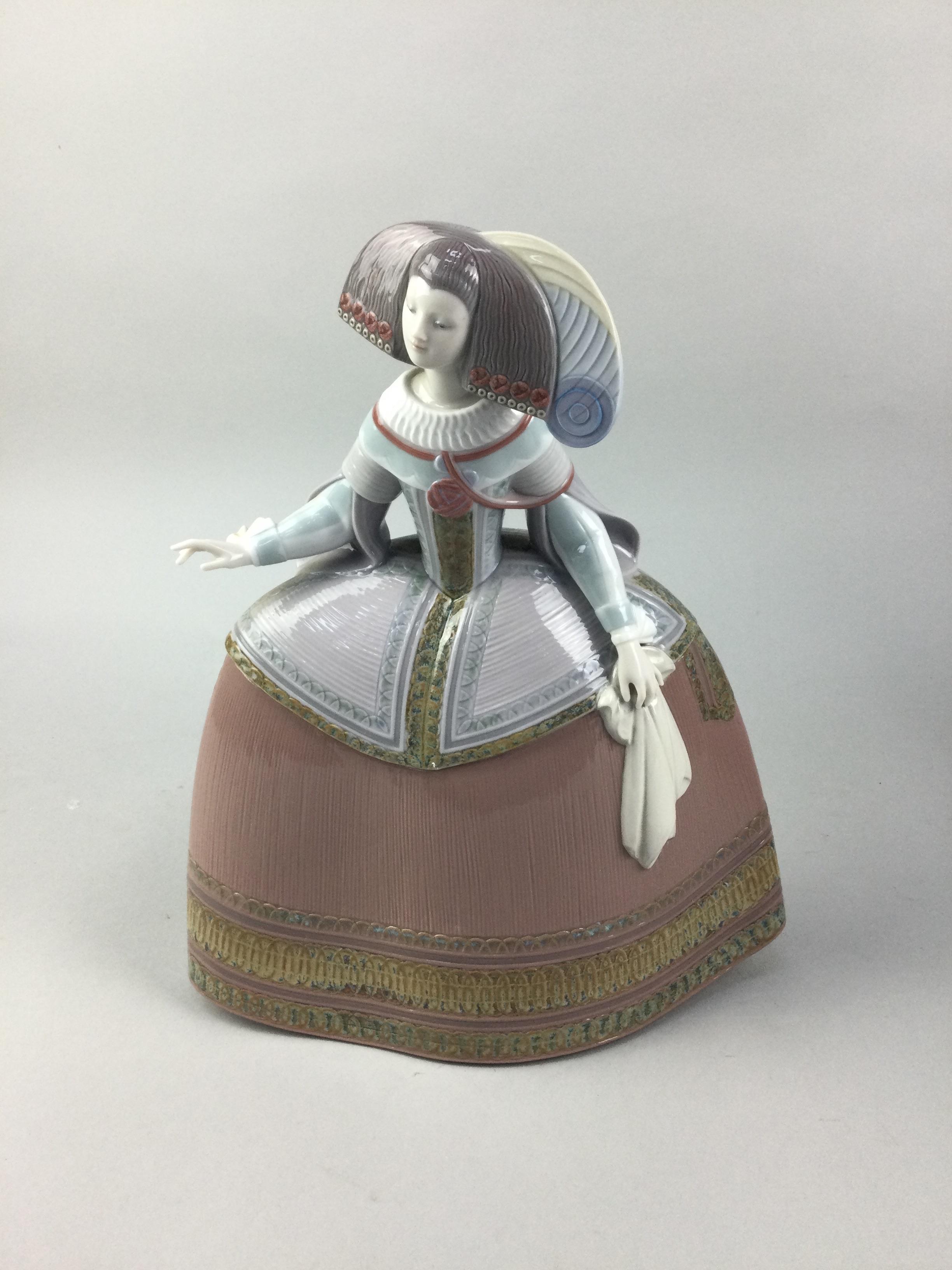 A LLADRO FIGURE OF MERINA IN ORIGINAL BOX