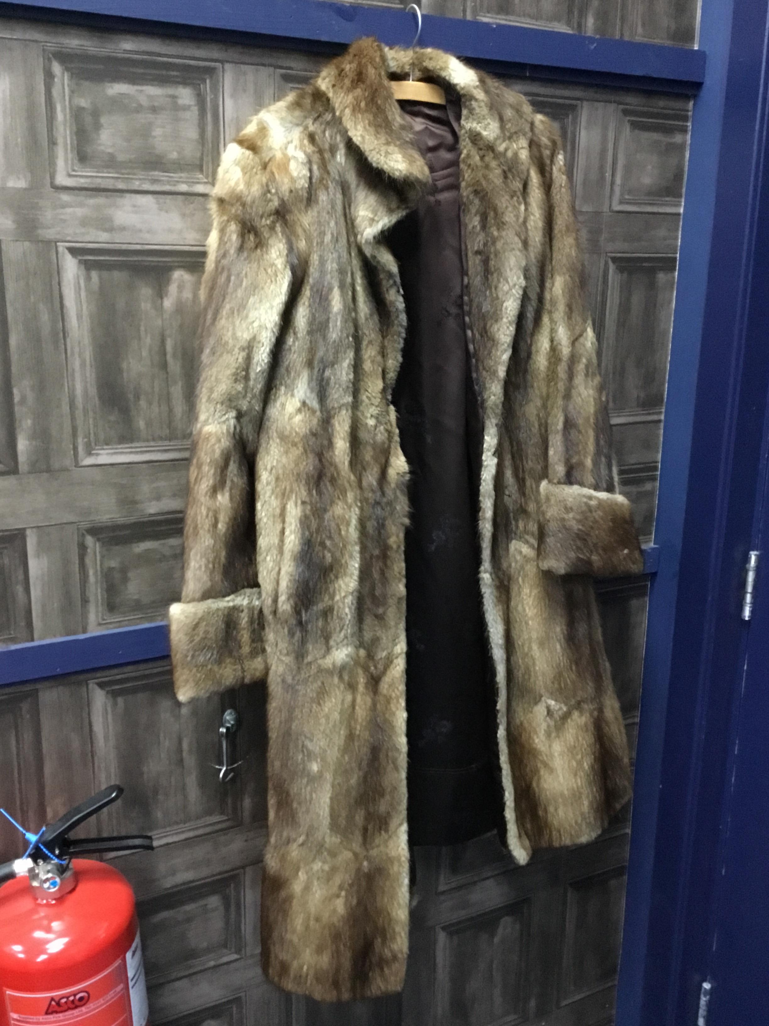 A LOT OF THREE VINTAGE FUR COATS - Image 3 of 3