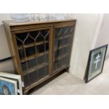 AN EARLY 20TH CENTURY MAHOGANY BOOKCASE