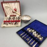 A CASED SET OF SILVER PLATED GRAPE FRUIT SPOONS AND OTHER PLATED WARE