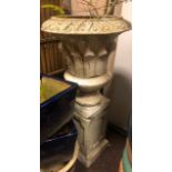 A LATE 19TH/EARLY 20TH CENTURY GARDEN URN